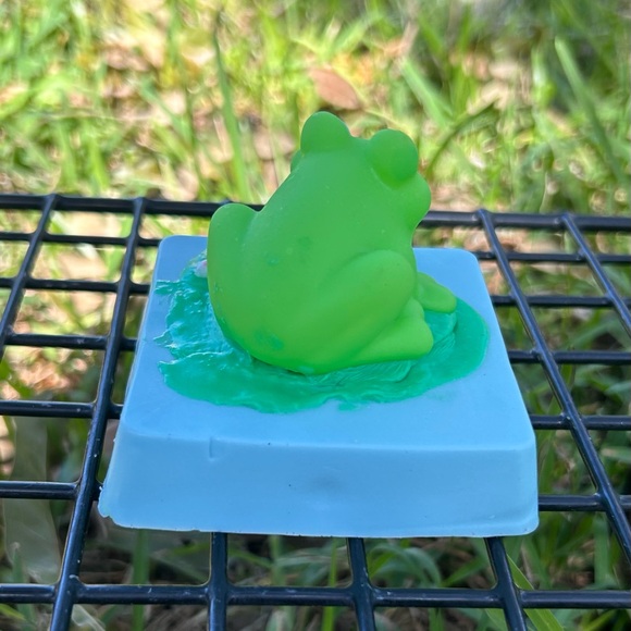 Frog on a Lily Pad Lavender Handmade Goat’s Milk Soap - Picture 3 of 5